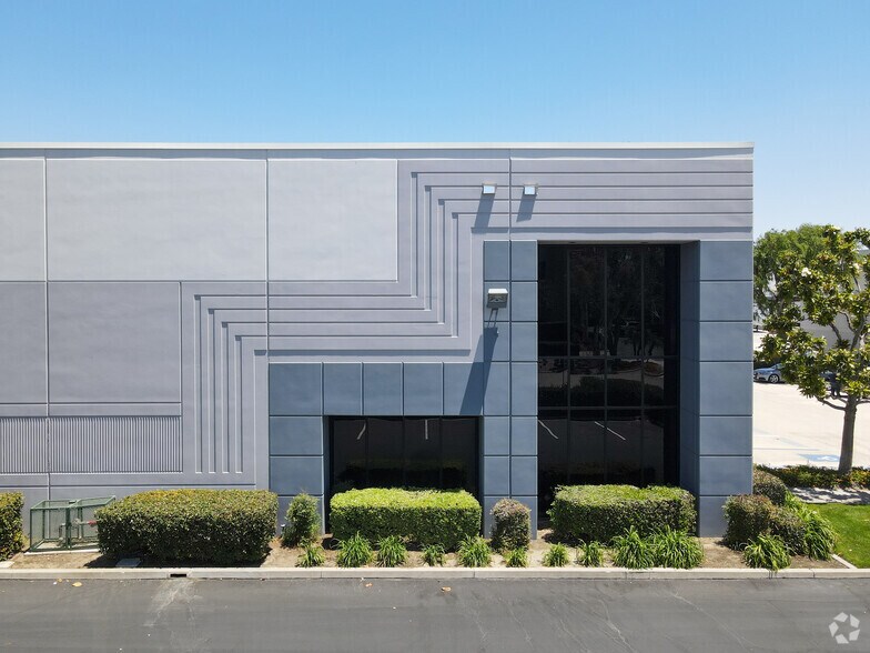 More Photos Of 10777 Commerce Way, Fontana Warehouse For Lease