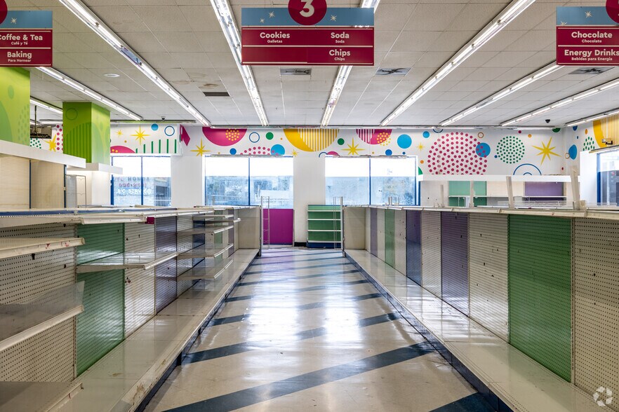 More Photos Of 852 N La Brea Ave, Los Angeles Freestanding For Lease