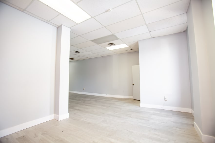 More Photos Of 16350 NE 12th Ave, North Miami Beach General Retail For Lease