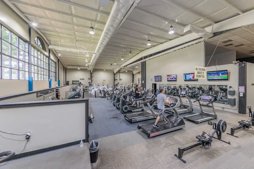 More Photos Of 5133 Darrow Rd, Hudson Health Club For Sale