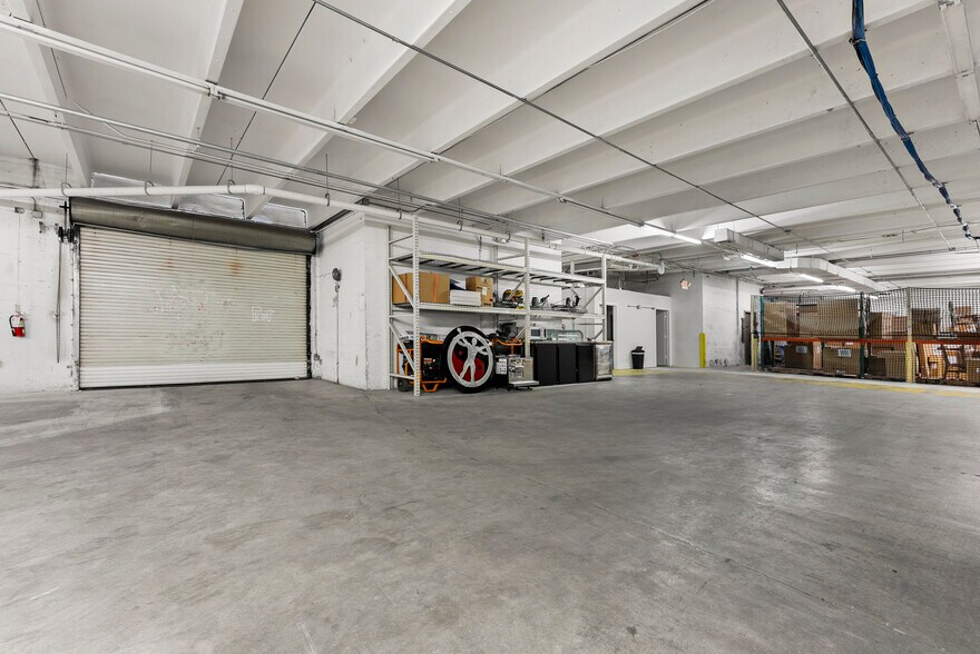 More Photos Of 2000 N Federal Hwy, Delray Beach General Retail For Lease