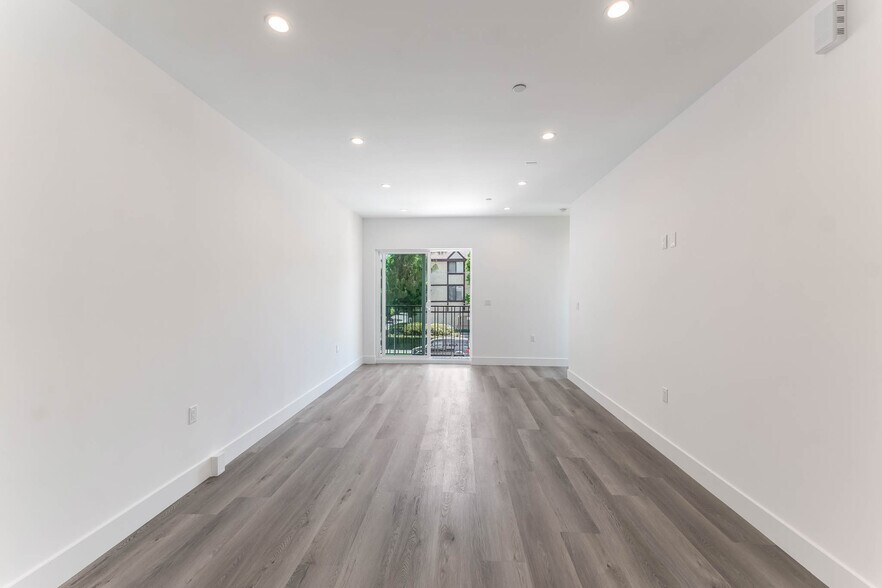 More Photos Of 21719 Hart St, Canoga Park Apartments For Sale