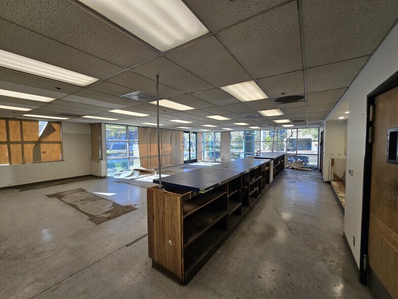 More Photos Of 4265 E Airport Dr, Ontario Warehouse For Lease