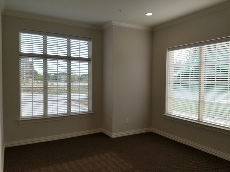 More Photos Of 8668 John Hickman Pky, Frisco Medical For Lease