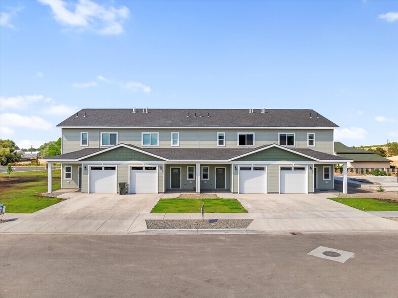 Primary Photo Of 560 Park Springs Ave, Baker City Apartments For Sale