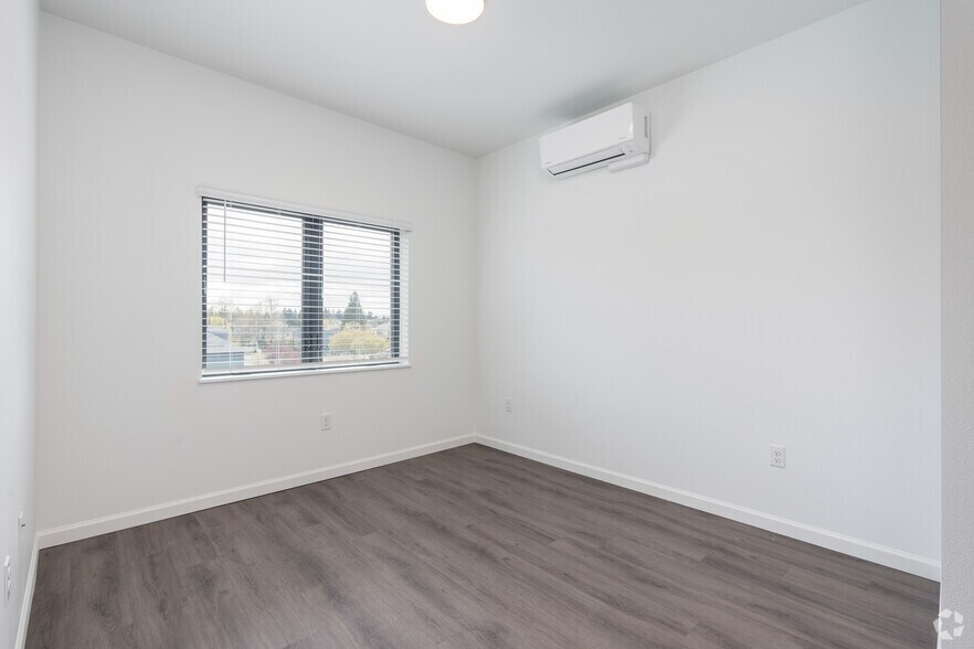 More Photos Of 2171 N Rosa Parks Way, Portland Apartments For Sale