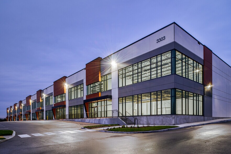More Photos Of 3323 Superior Crt, Oakville Warehouse For Lease