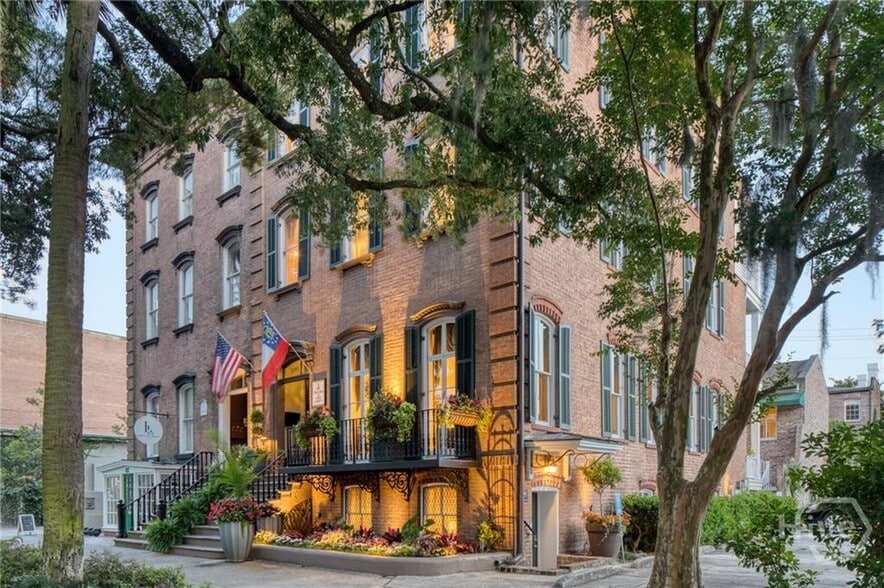 More Photos Of 109 W Liberty St, Savannah Hospitality For Sale