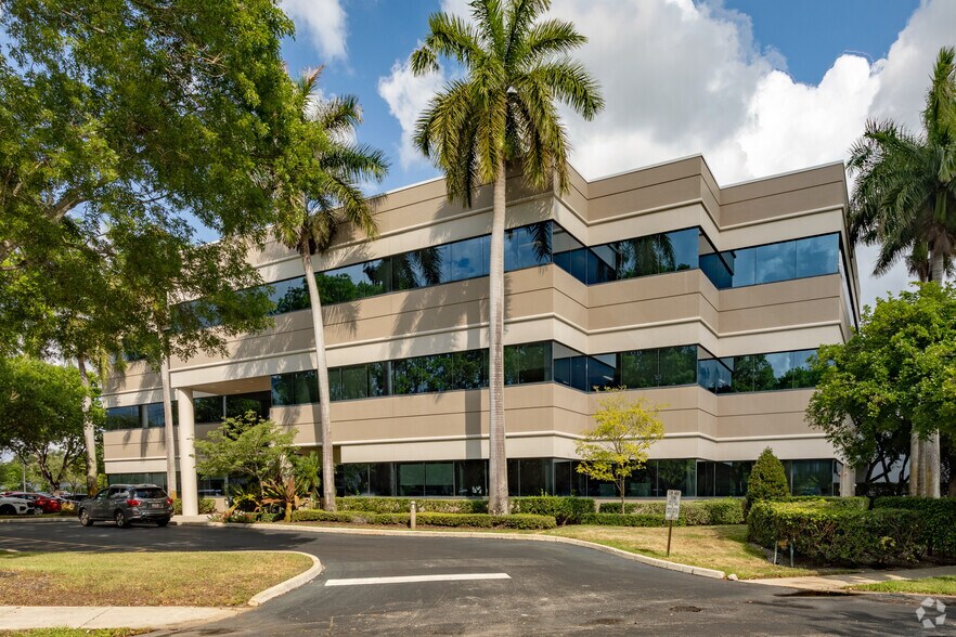 More Photos Of 6365 NW 6th Way, Fort Lauderdale Office For Lease