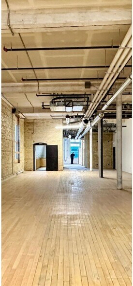 More Photos Of 52 Albert St, Winnipeg Apartments For Lease