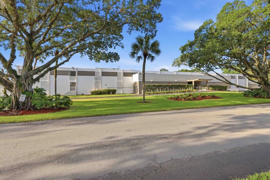 Primary Photo Of 14175 NW 60th Ave, Miami Lakes Industrial For Lease