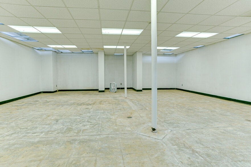 More Photos Of 2710 College Ave, Alton Medical For Lease