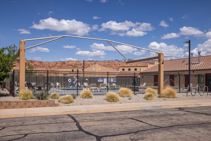 More Photos Of 3686 Spanish Valley Dr, Moab Specialty For Sale