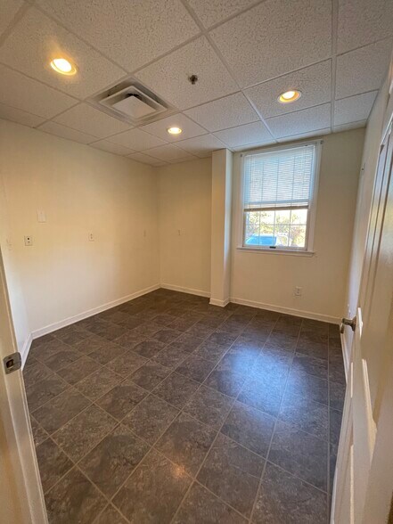 More Photos Of 344-350 Silas Deane Hwy, Wethersfield Medical For Lease