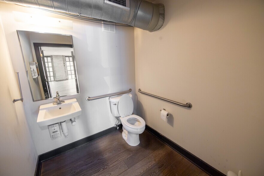 More Photos Of 1310 S Tryon St, Charlotte Office For Lease