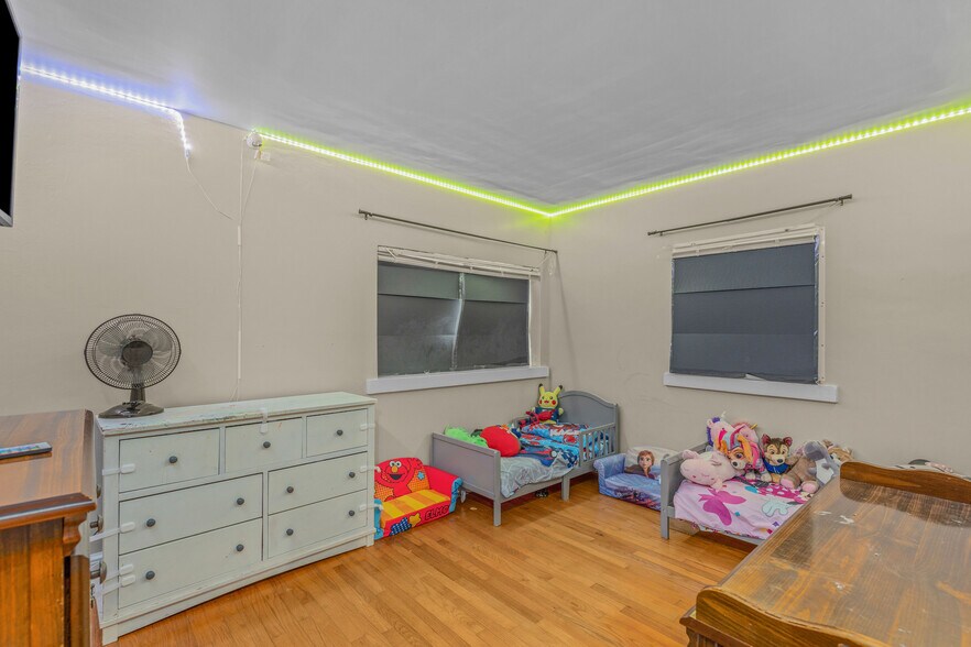 More Photos Of 2331 Congressman W L Dickinson dr, Montgomery Self Storage For Sale