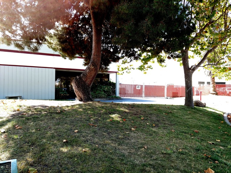 More Photos Of 2446 Pratt Ave, Hayward Warehouse For Lease