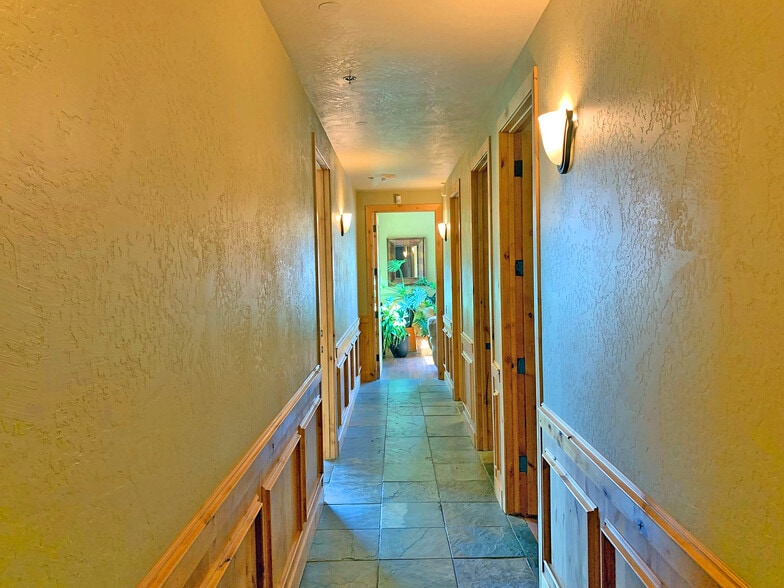 More Photos Of 398 S 9th St, Boise General Retail For Lease