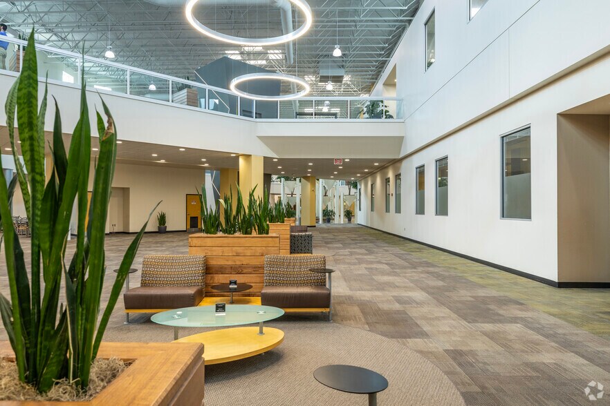 More Photos Of 5701 E Hillsborough Ave, Tampa Office For Lease