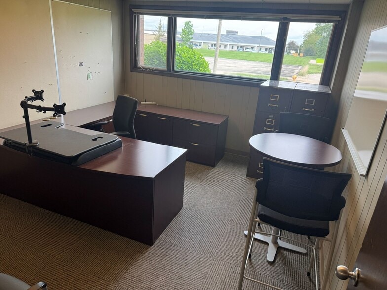 More Photos Of 2709 McGraw Dr, Bloomington Office Residential For Sale