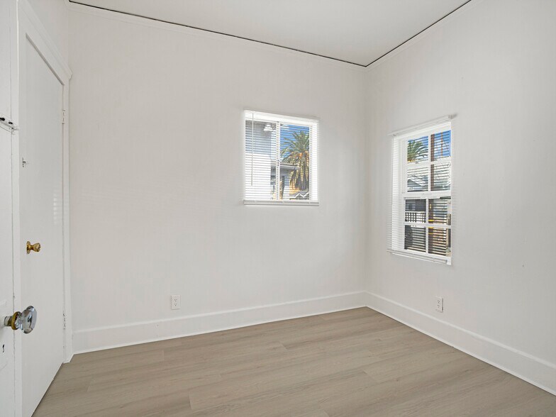 More Photos Of 2201 Trinity St, Los Angeles Apartments For Sale