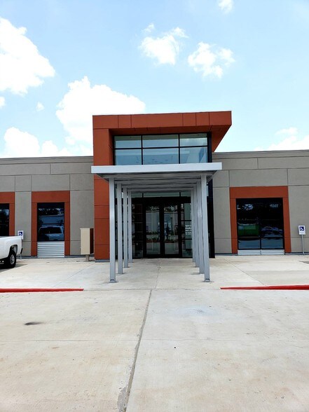 More Photos Of 600 S Conroe Medical Dr, Conroe Medical For Lease