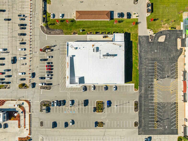 More Photos Of 2324 Lineville rd, Suamico General Retail For Sale