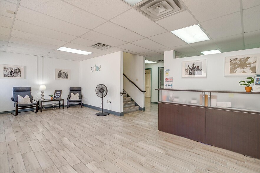 More Photos Of 1434 N Main St, Fort Worth Storefront Retail Office For Lease