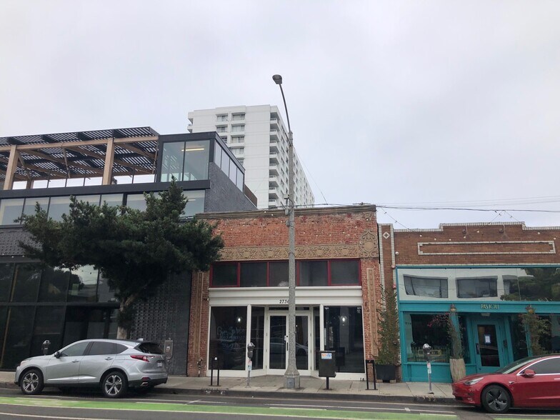 More Photos Of 2736 Main St, Santa Monica Storefront Retail Office For Sale