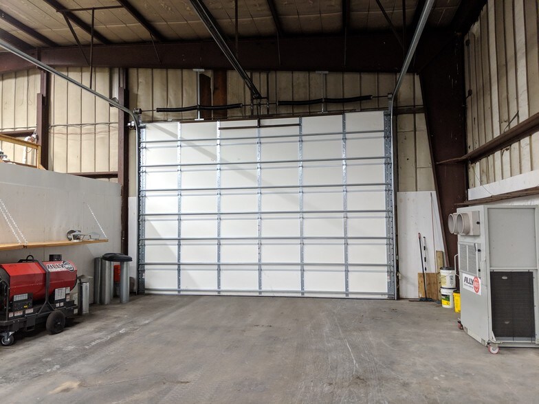 More Photos Of 100 Pike Rd, Mount Laurel Warehouse For Lease