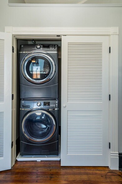 More Photos Of 201 Chatham St, Sanford Office Residential For Sale