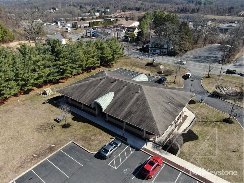 More Photos Of 2433 Morgantown Rd, Reading Office For Lease