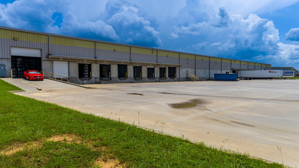 More Photos Of 101 Morgan Lakes Blvd, Pooler Warehouse For Lease