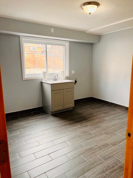 More Photos Of 1032-1036 Victory Blvd, Staten Island Medical For Lease