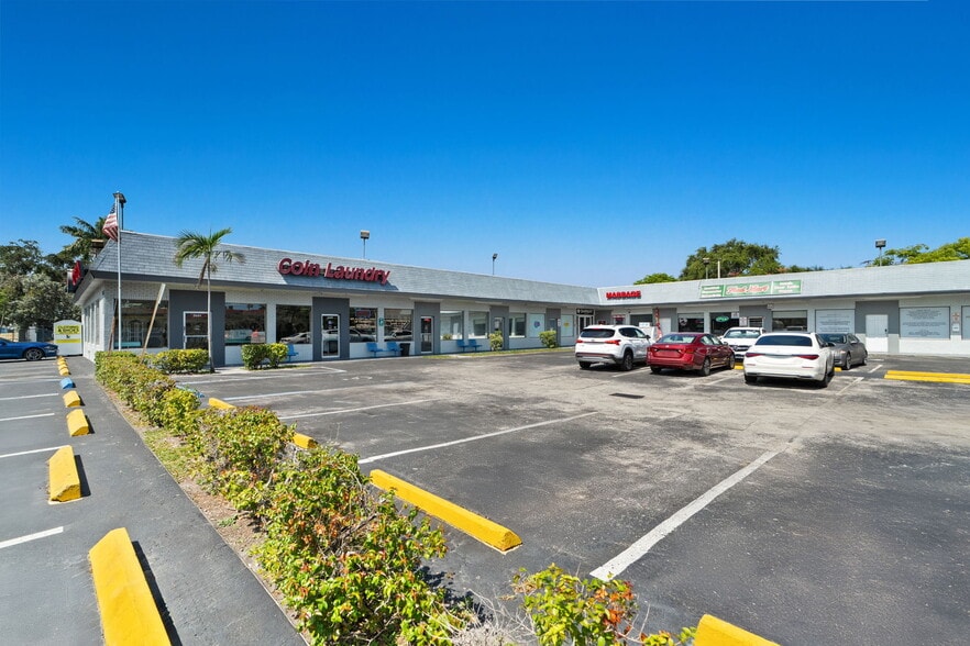 More Photos Of 265 S Federal Hwy, Dania Beach Storefront For Sale