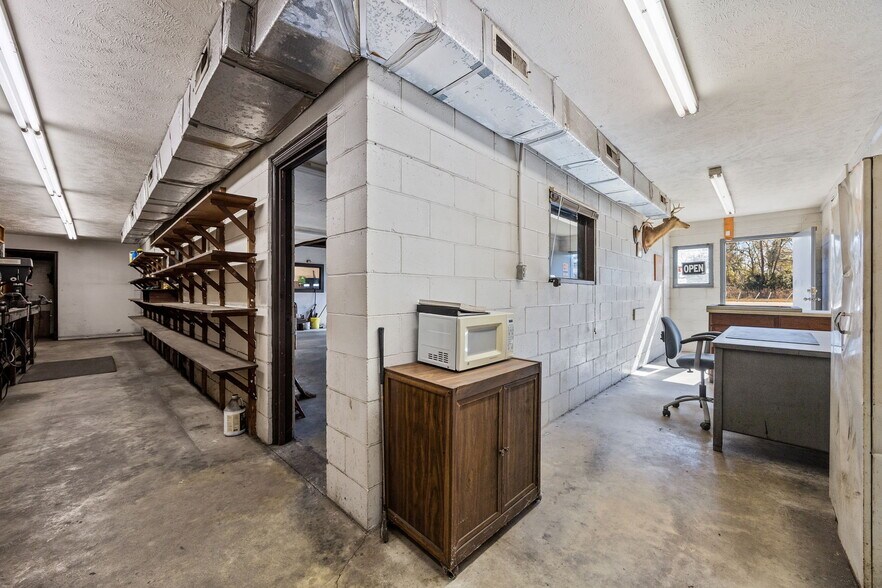 More Photos Of 2556 Ocean Hwy W, Shallotte Specialty For Sale