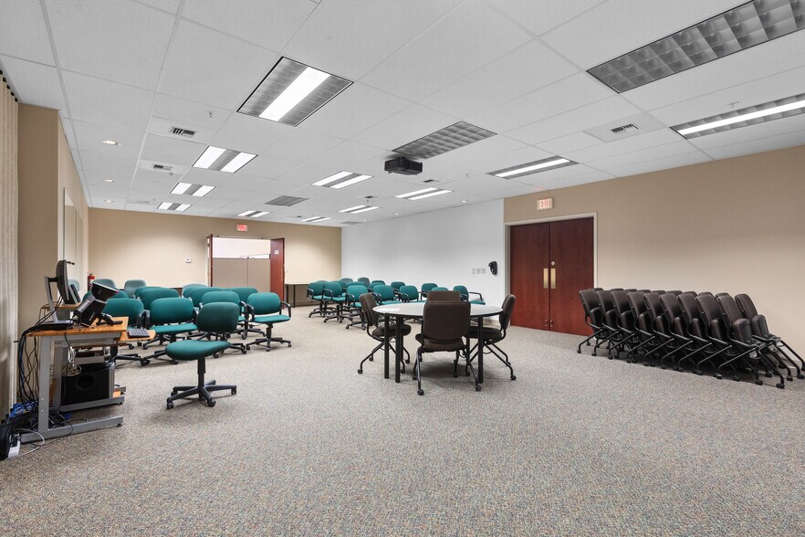 More Photos Of 555 Corporate Dr, Kalispell Medical For Lease