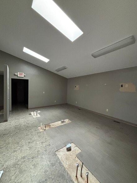 More Photos Of 6481 Nicholas Dr, Columbus Medical For Lease