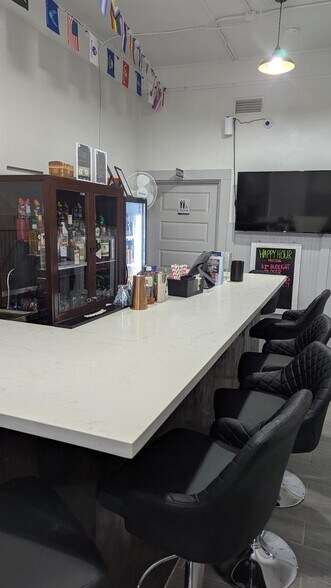 More Photos Of 1502 39th St, Galveston General Retail For Sale