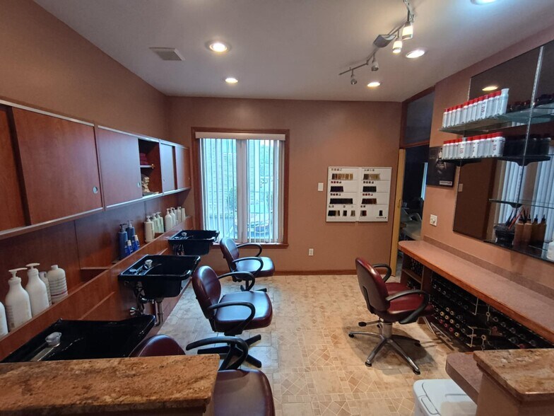 More Photos Of 25 Hamilton St, Saugus Storefront Retail Residential For Lease