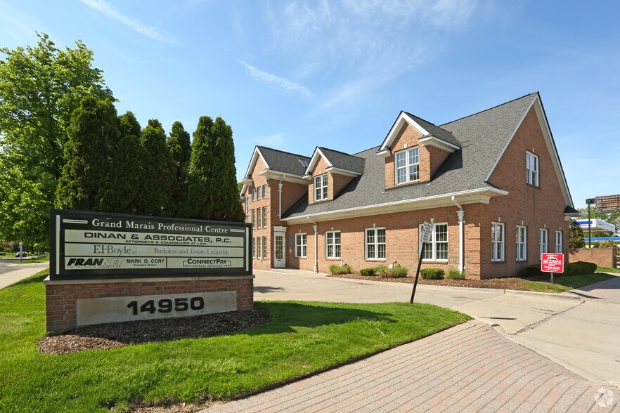 More Photos Of 14950 E Jefferson Ave, Grosse Pointe Park Office For Lease
