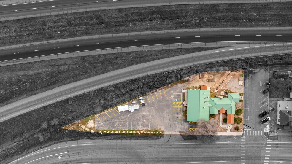 More Photos Of 315 E 1st St, Parachute Freestanding For Sale