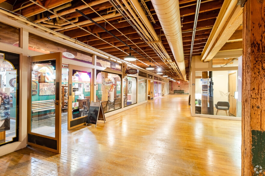 More Photos Of 200-300 E 5th Ave, Naperville Apartments For Lease