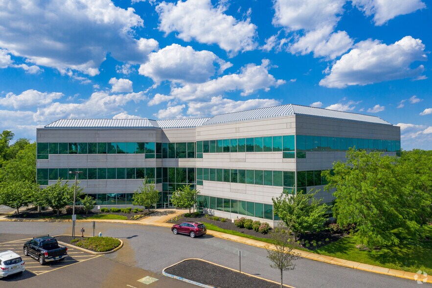 More Photos Of 1000 Bishops Gate Blvd, Mount Laurel Office For Lease
