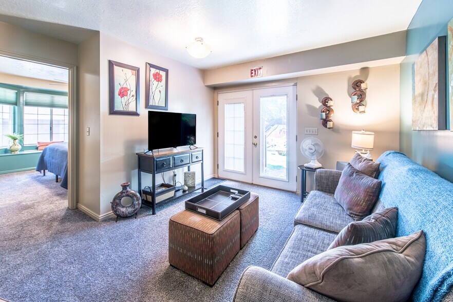More Photos Of 29 Canyon View Dr, Springdale Hospitality For Sale