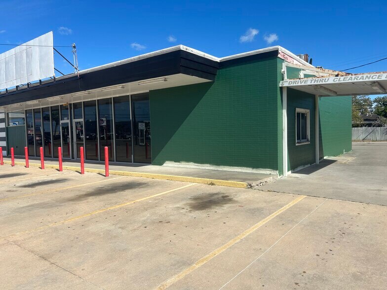 More Photos Of 4346 S Staples St, Corpus Christi Freestanding For Lease