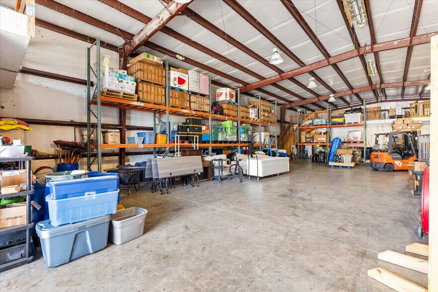 More Photos Of 118 Weber Ave, Leesburg Industrial For Sale