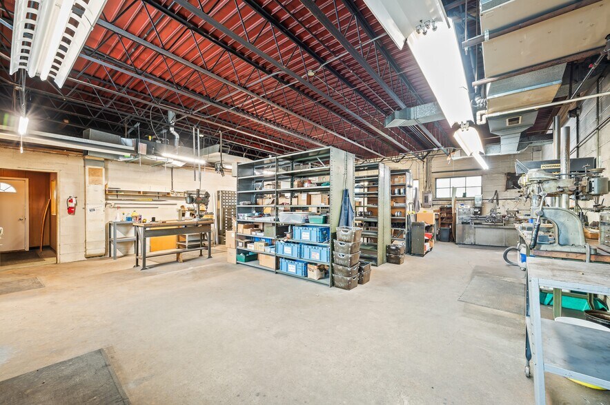 More Photos Of 2028 Washington Ave, Saint Joseph Warehouse For Sale