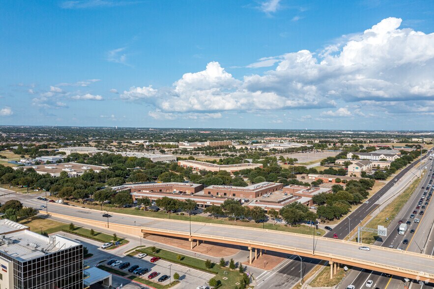 More Photos Of 3900-4096 Sandshell Dr, Fort Worth Showroom For Lease