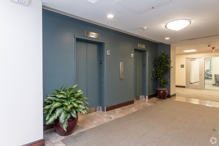 More Photos Of 4530 Park Rd, Charlotte Office For Lease